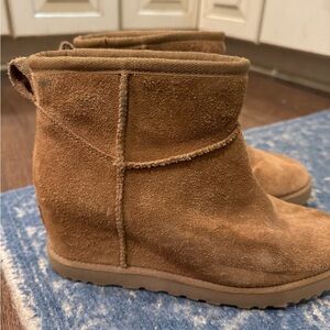 Pre Owned UGG Classic Femme Mini in Camel Women's Size 39 EU 8.5 US